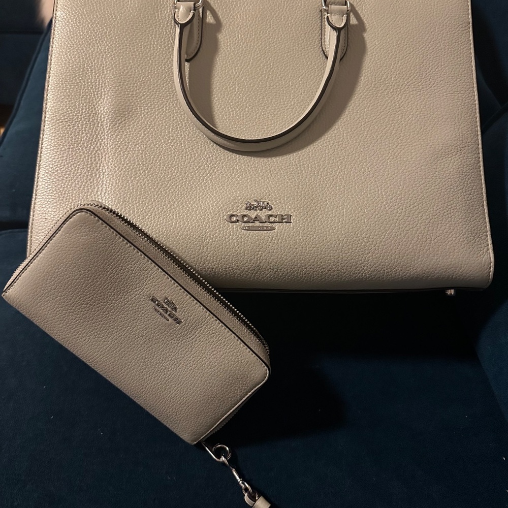 Long Zip Around Wallet - Picture 7 of 7